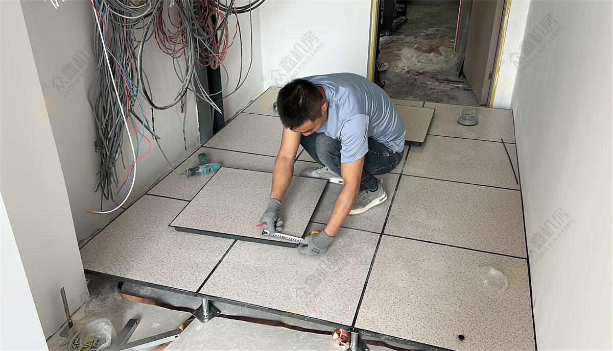 木基防靜電地板.jpg 825(.jpg